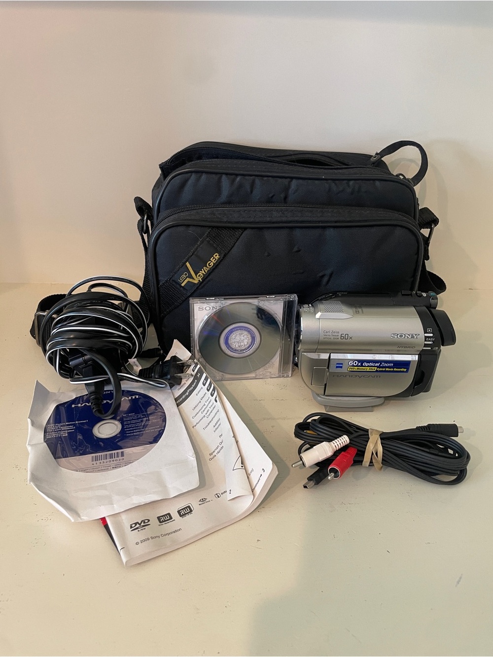 Sony Handycam DCR-DVD650 Hybrid Camcorder 60x Optical Zoom Mini DVD
